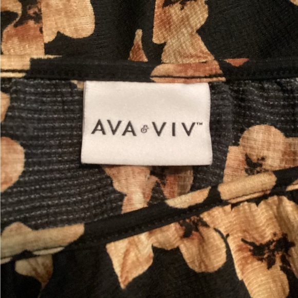 Ava & Viv Black and Brown Floral Top Size 3X - Picture 5 of 8